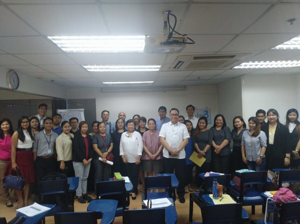Atty. Alvin Liao Alburo with the Seminar Participants