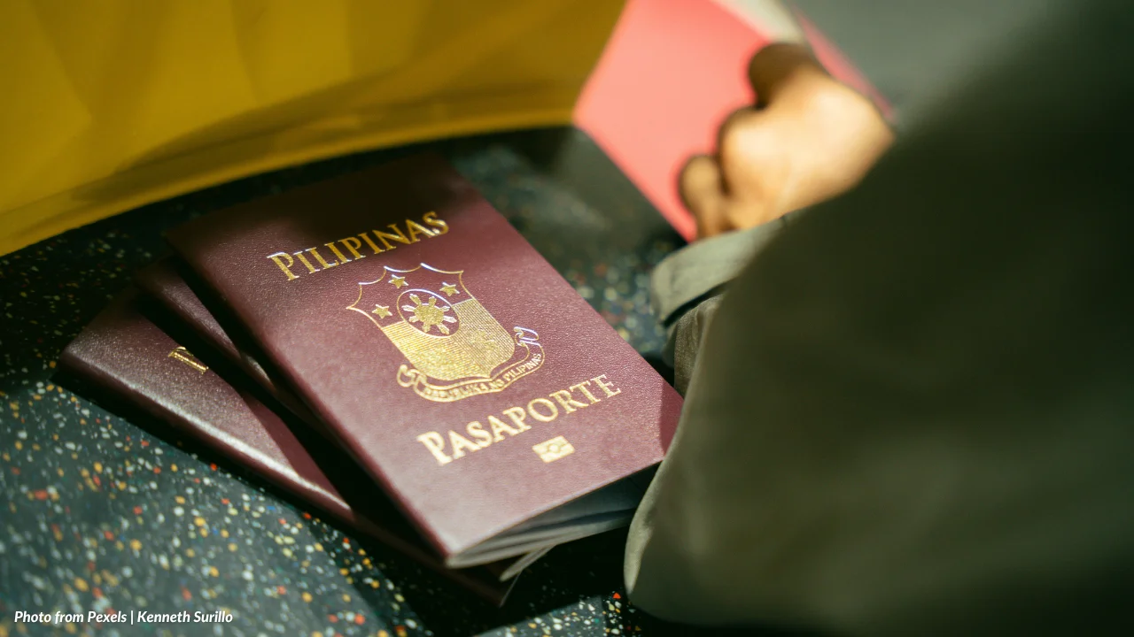 Who May Be Admitted As Non-immigrant Under The Philippine Immigration Act Of 1940?