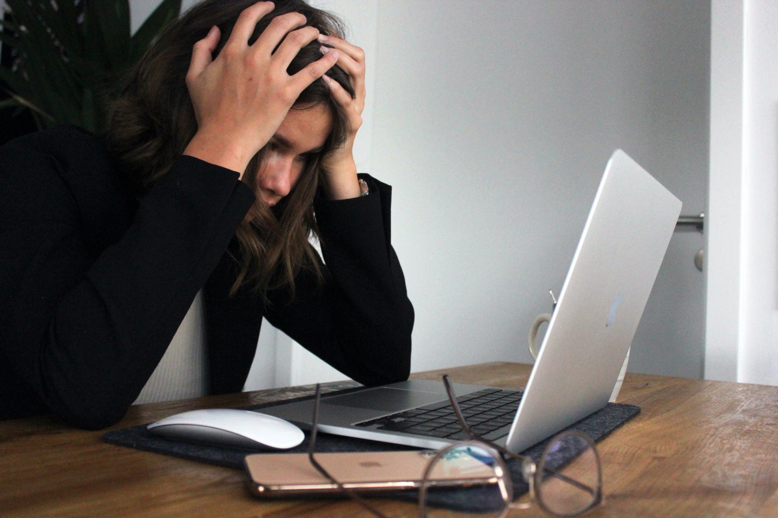 Serious Misconduct & Gross Negligence: Contradicting Grounds for Dismissal