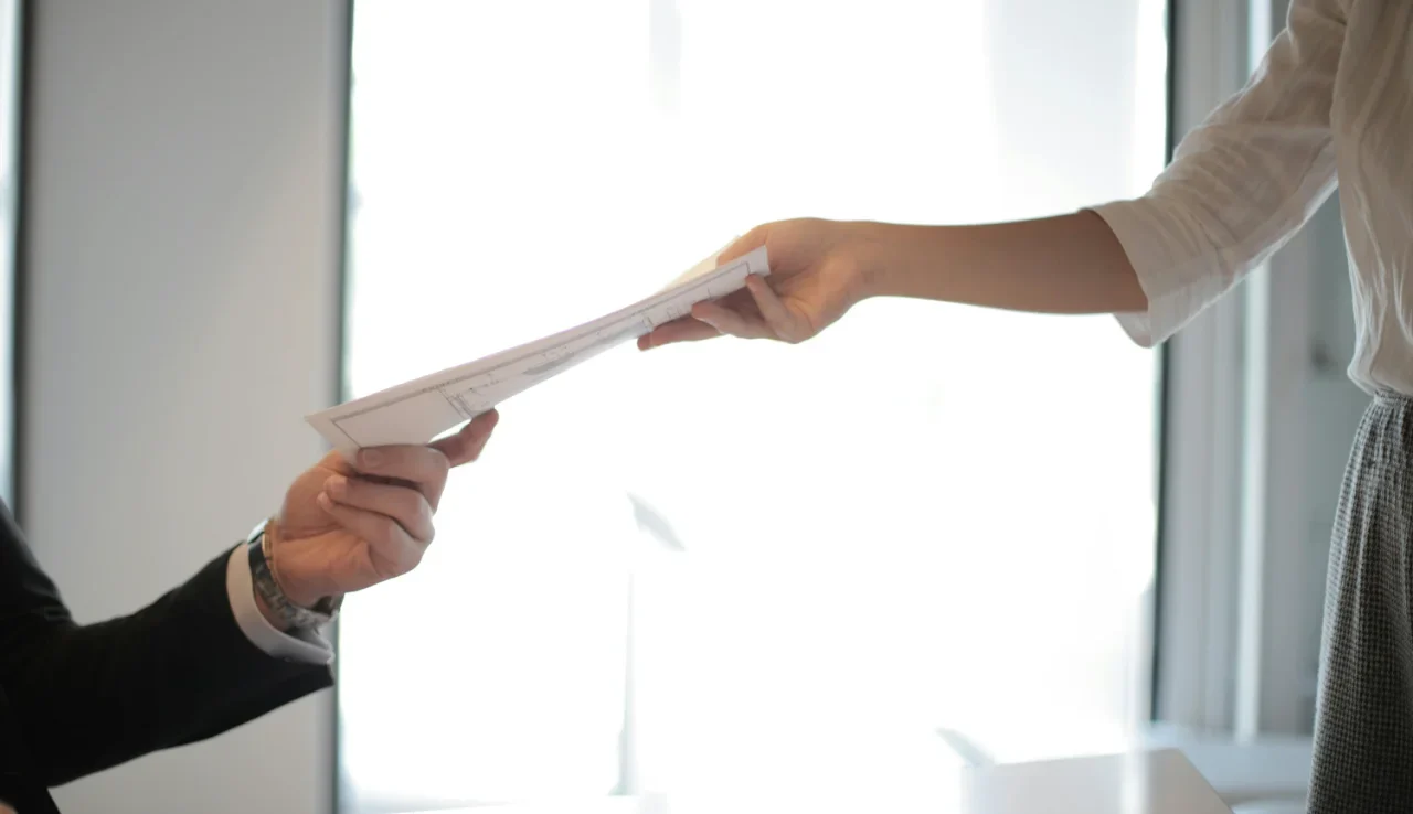 What is the Effect of the Separation of Employee on the Obligation to Contribute and Remit Under Social Security Law?